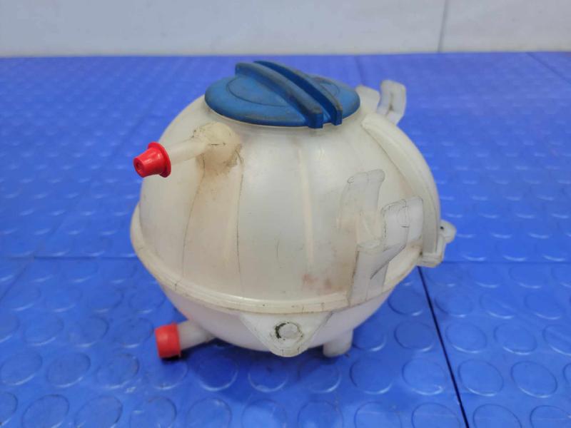 2014 Volkswagen Passat Coolant Recovery Bottle