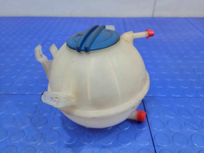 2014 Volkswagen Passat Coolant Recovery Bottle