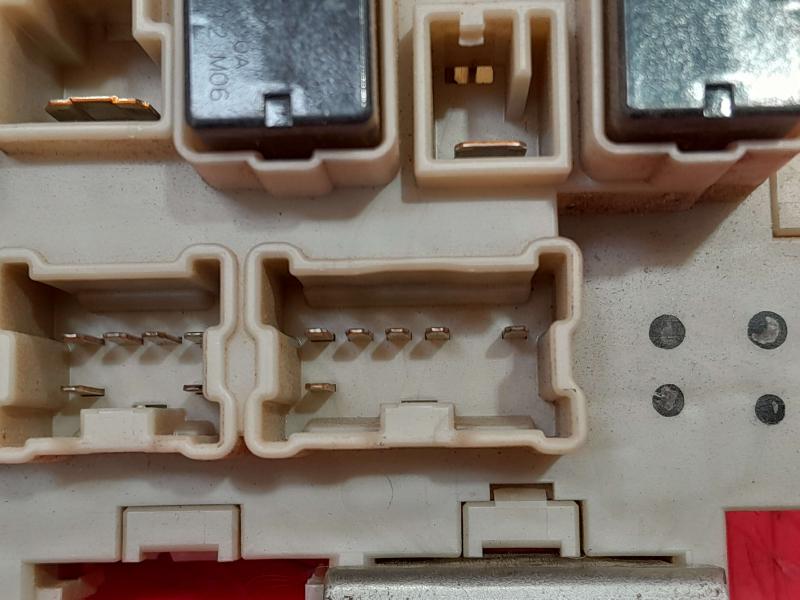 2015 Nissan Altima Cabin Fuse Box