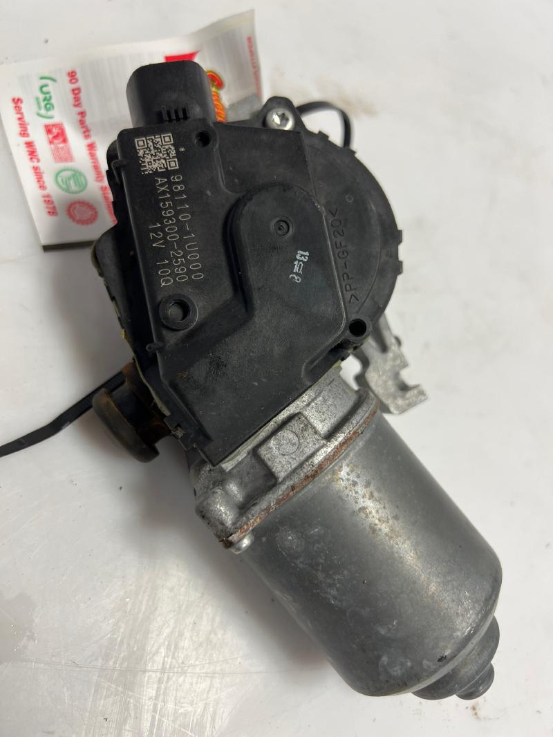 2011 - 2015 Kia Sorento Front Windshield Wiper Motor OEM 981101U000