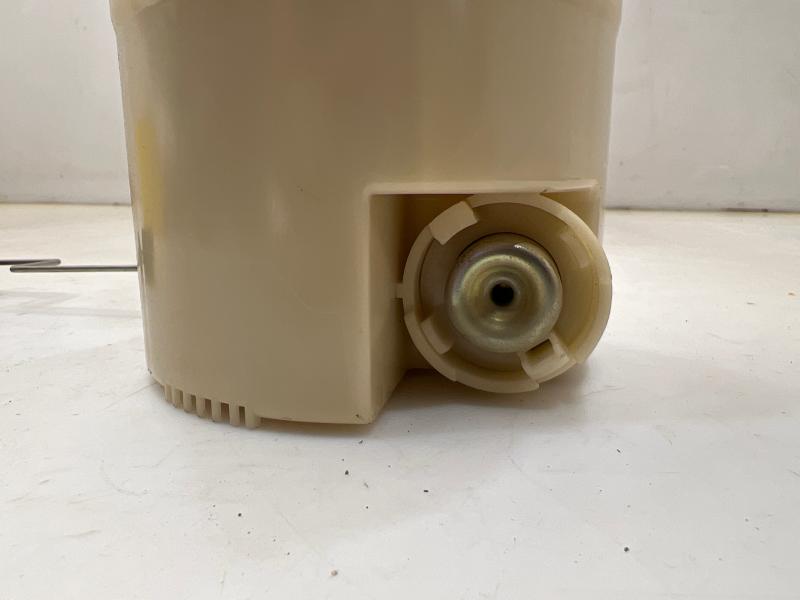 2005 - 2019 Nissan Frontier Fuel Pump Assembly w/o Flex Fuel OEM 17040ZZ00A
