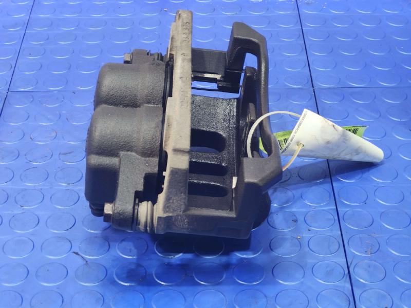 2003 Lincoln Town Car Caliper