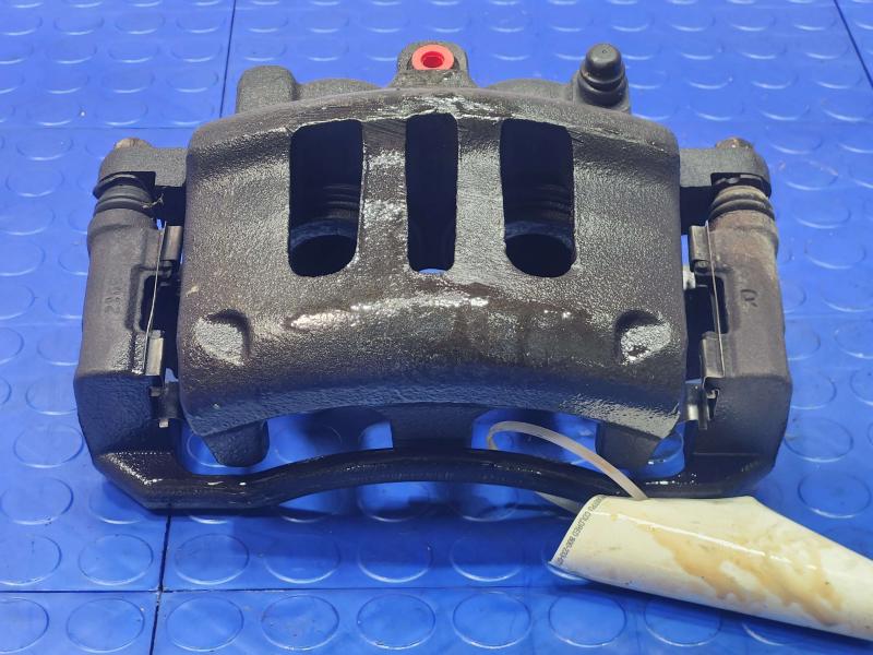 2003 Lincoln Town Car Caliper
