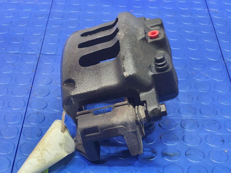 2003 Lincoln Town Car Caliper
