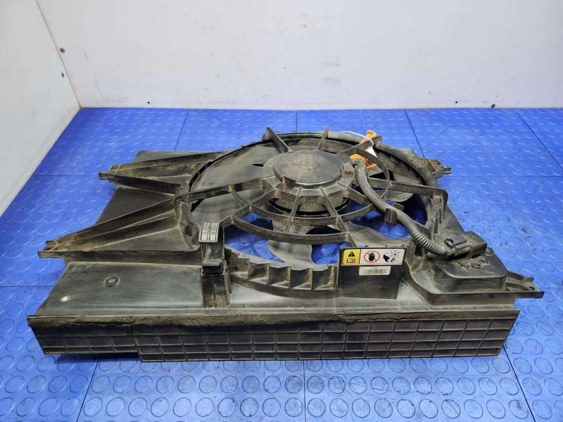2015-2018 Kia Sedona OEM Engine Cooling Fan Assembly Genuine 25380A9000
