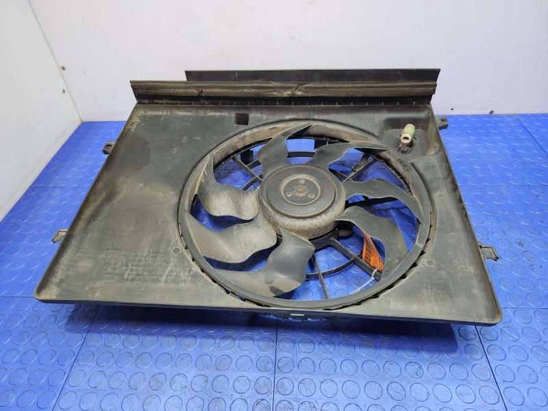 2015-2018 Kia Sedona OEM Engine Cooling Fan Assembly Genuine 25380A9000