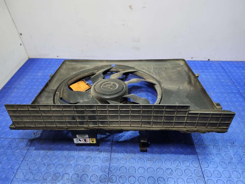 2015-2018 Kia Sedona OEM Engine Cooling Fan Assembly Genuine 25380A9000