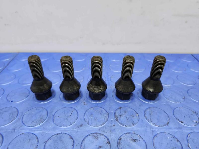 2003 BMW Z4 Lug Nuts