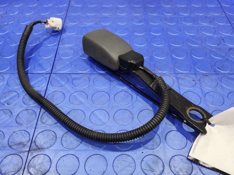 2010 Toyota Prius Front Seat Belt