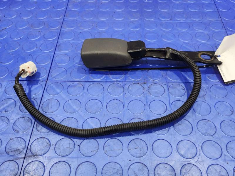 2010 Toyota Prius Front Seat Belt