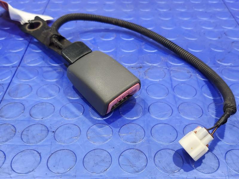 2010 Toyota Prius Front Seat Belt