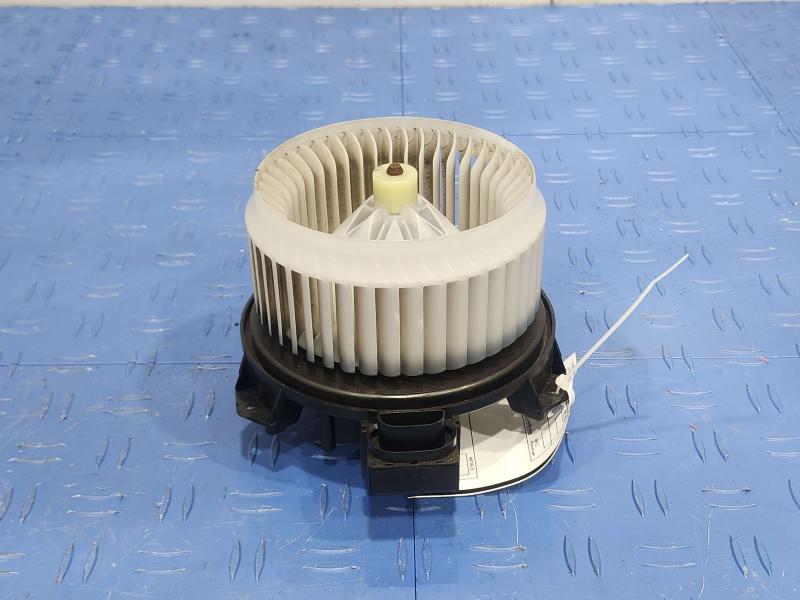 2013 Toyota Yaris Blower Motor