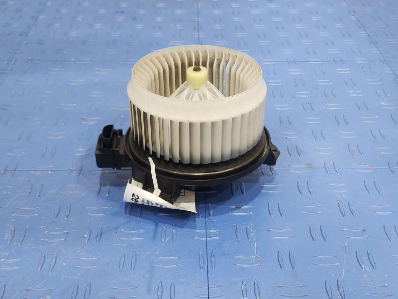 2013 Toyota Yaris Blower Motor