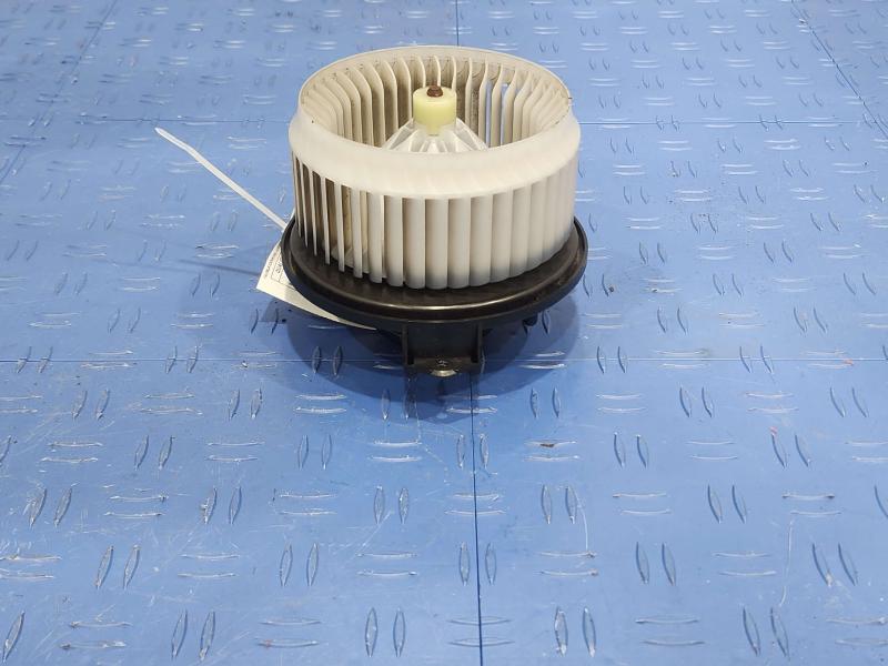 2013 Toyota Yaris Blower Motor