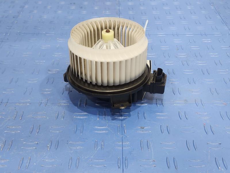 2013 Toyota Yaris Blower Motor
