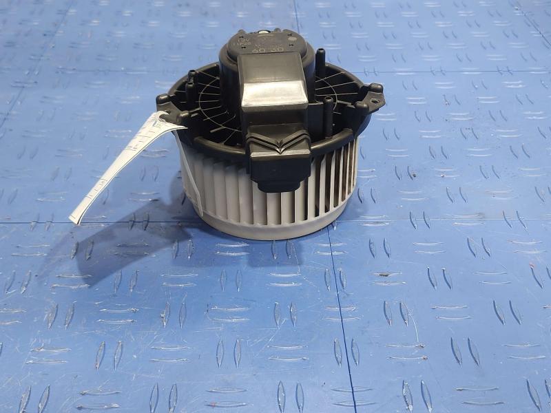 2013 Toyota Yaris Blower Motor