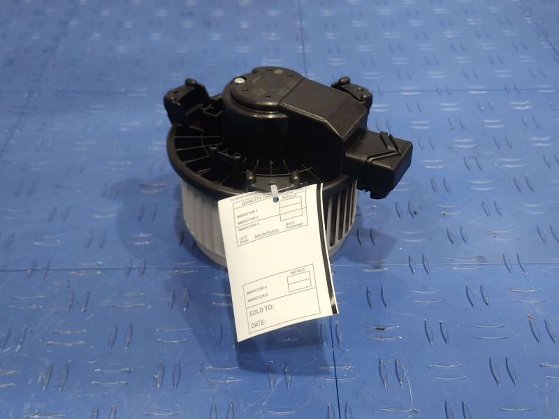 2013 Toyota Yaris Blower Motor