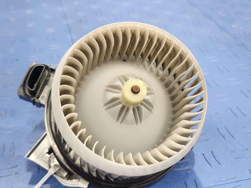 2013 Toyota Yaris Blower Motor