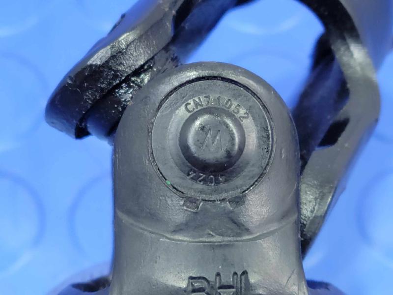 2016-2019 Chevrolet Malibu OEM Upper Intermediate Steering Shaft 23358470