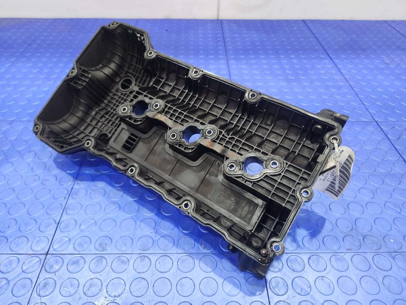 2011 Kia Sorento Valve Cover
