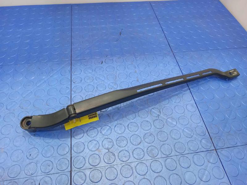 2014 Chevrolet Silverado 1500 Wiper Arm