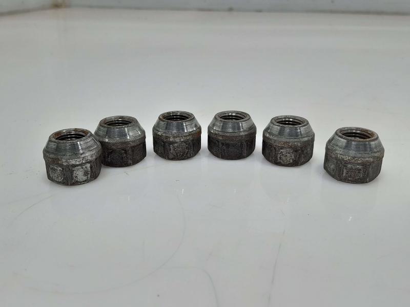 2010 Buick Enclave Lug Nuts