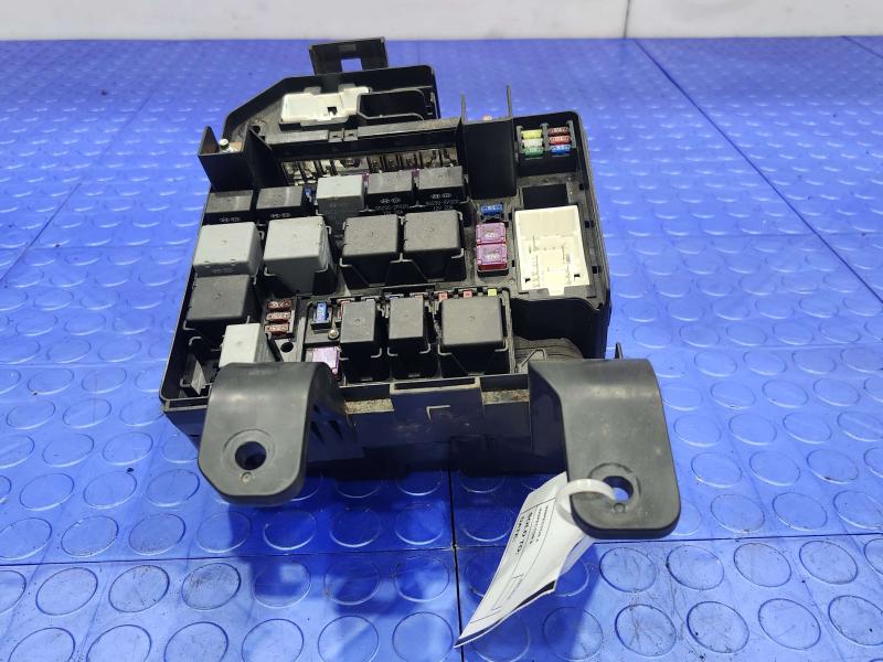 2011 Kia Sorento Engine Fuse Box