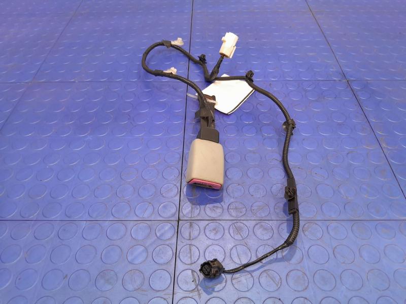 2011 Toyota Prius Front Seat Belt