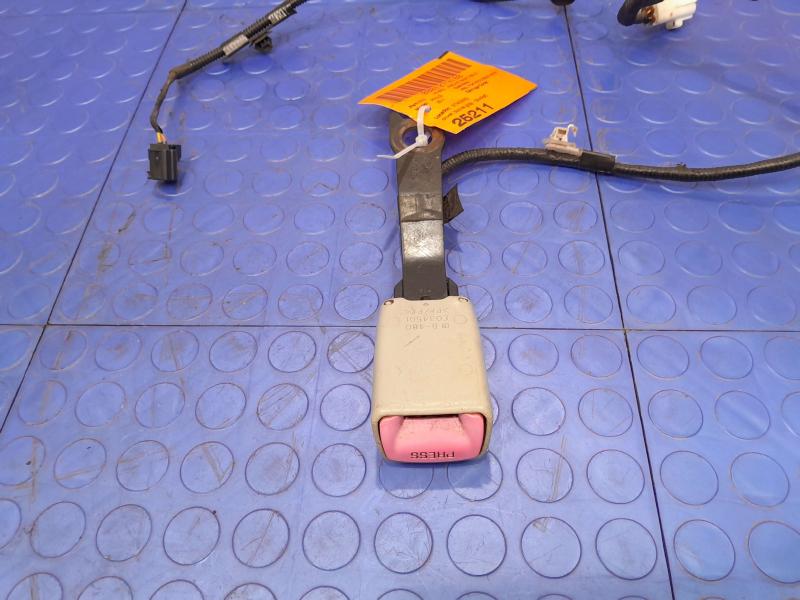 2011 Toyota Prius Front Seat Belt