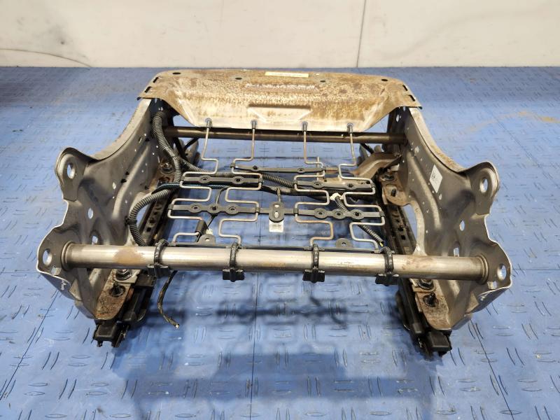 2015 Nissan Rogue Seat Track