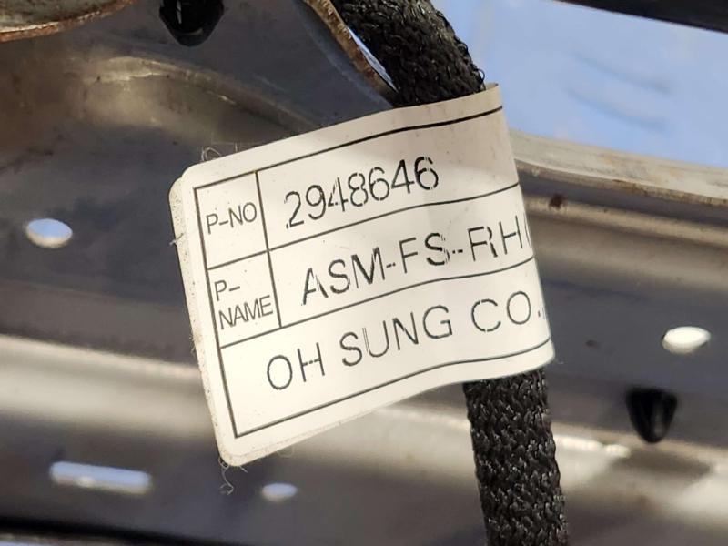 2015 Nissan Rogue Seat Track