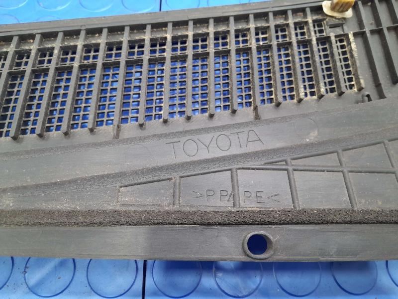 2000-2006 Toyota Tundra Cowl Panel Cover Air Inlet Grille OEM 557080C010