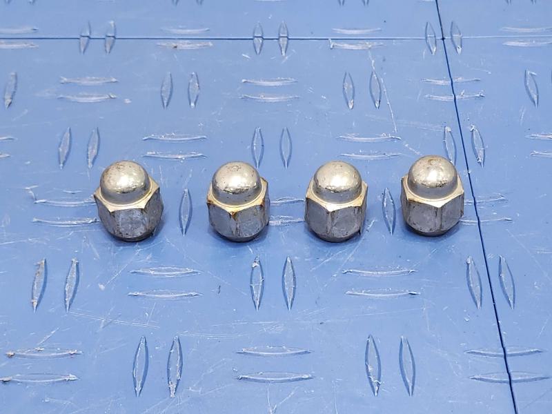 2013 Toyota Yaris Lug Nuts