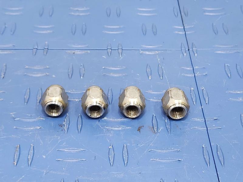 2013 Toyota Yaris Lug Nuts