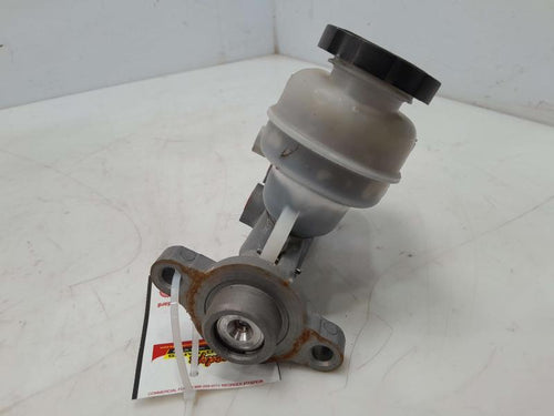 1997 - 2000 Buick Park Avenue Brake Master Cylinder Assembly OEM 18029759