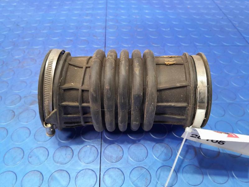 2017-2021 Volvo S90 2.0L Engine Air Intake Hose Genuine OEM Part 31657599