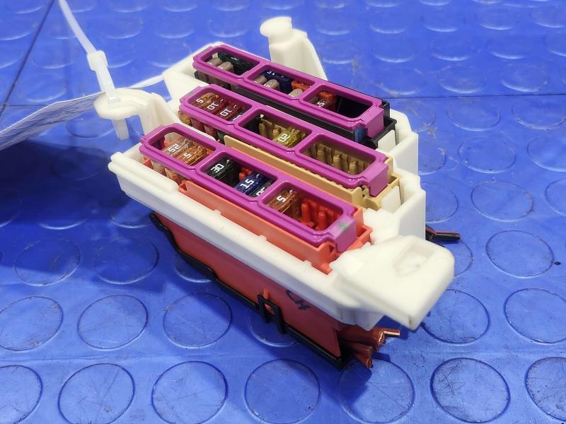 2014 Audi A7 Engine Fuse Box