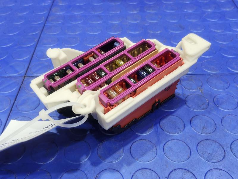 2014 Audi A7 Engine Fuse Box