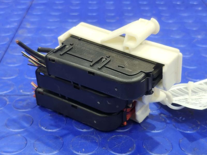 2014 Audi A7 Engine Fuse Box