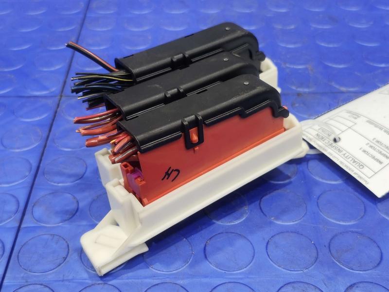 2014 Audi A7 Engine Fuse Box