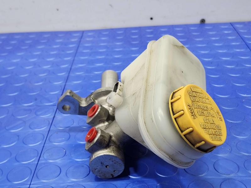 2015-2017 Subaru Outback Legacy 2.5L CVT Brake Master Cylinder Assembly OEM 26449FJ010