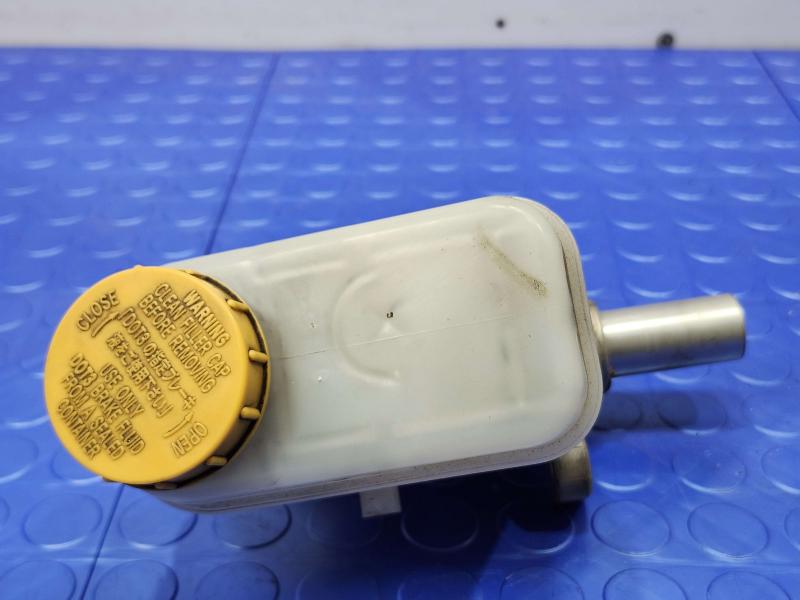 2015-2017 Subaru Outback Legacy 2.5L CVT Brake Master Cylinder Assembly OEM 26449FJ010