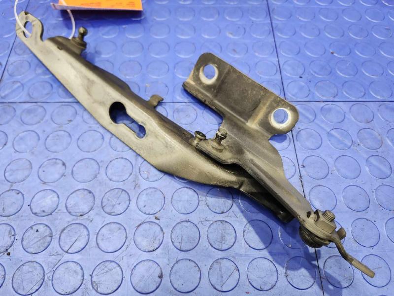2012 Volvo XC60 Hood Hinge