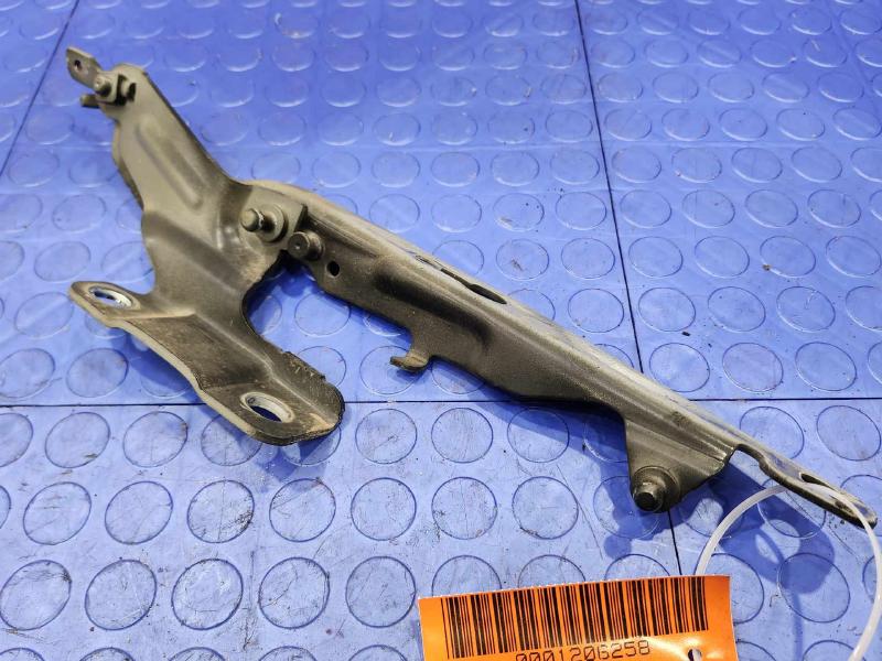 2012 Volvo XC60 Hood Hinge