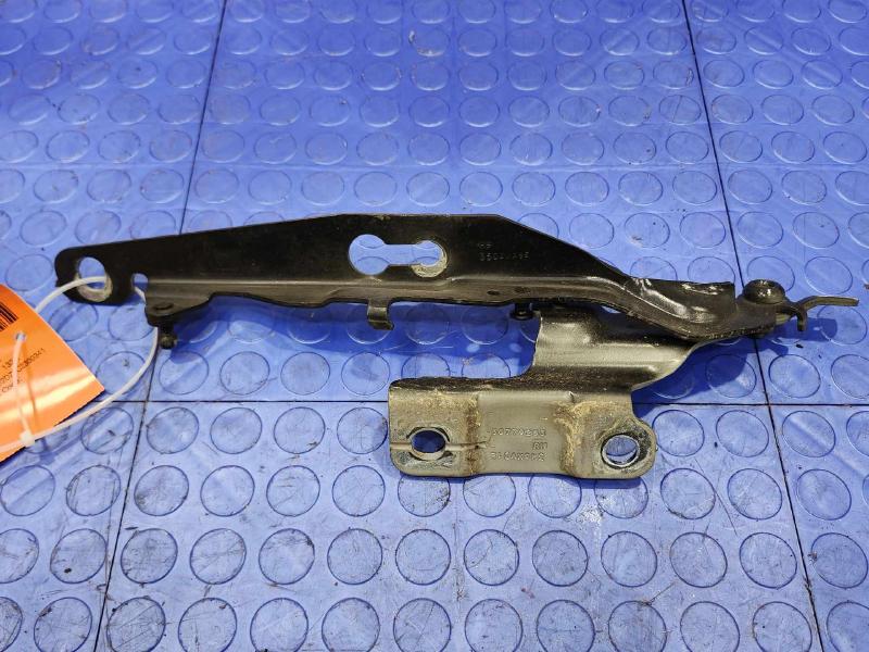 2012 Volvo XC60 Hood Hinge