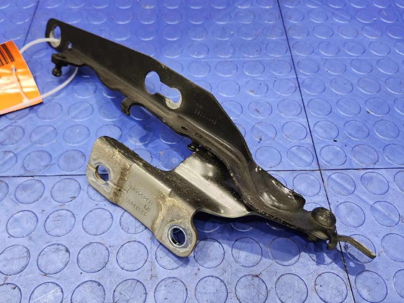 2012 Volvo XC60 Hood Hinge