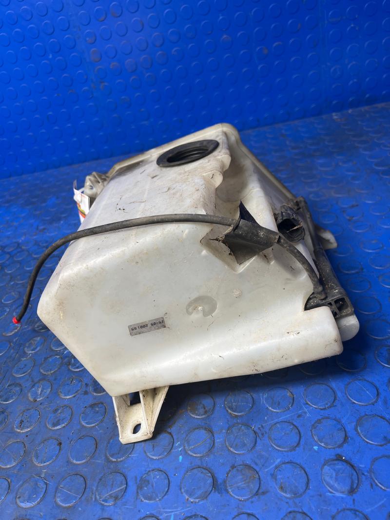 1997 - 2006 Jaguar XK8 Washer Fluid Reservoir w/o HLP Washers OEM JLM20695