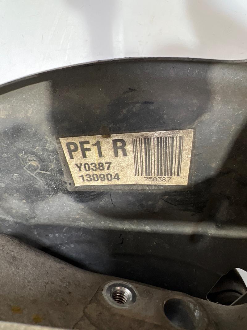 2013 Toyota Prius Spindle Knuckle Front