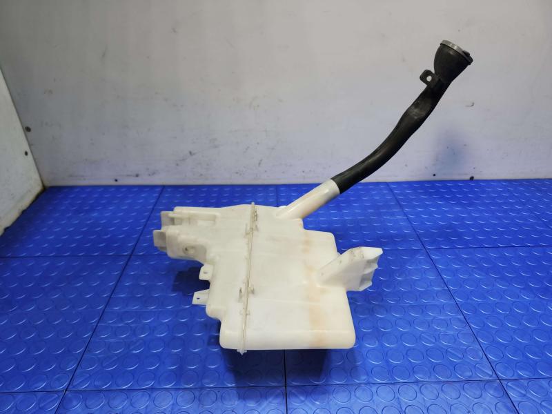 2013 Infiniti FX35 Washer Bottle