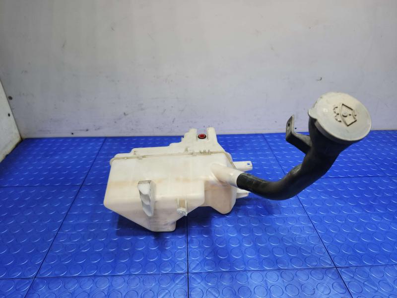 2013 Infiniti FX35 Washer Bottle